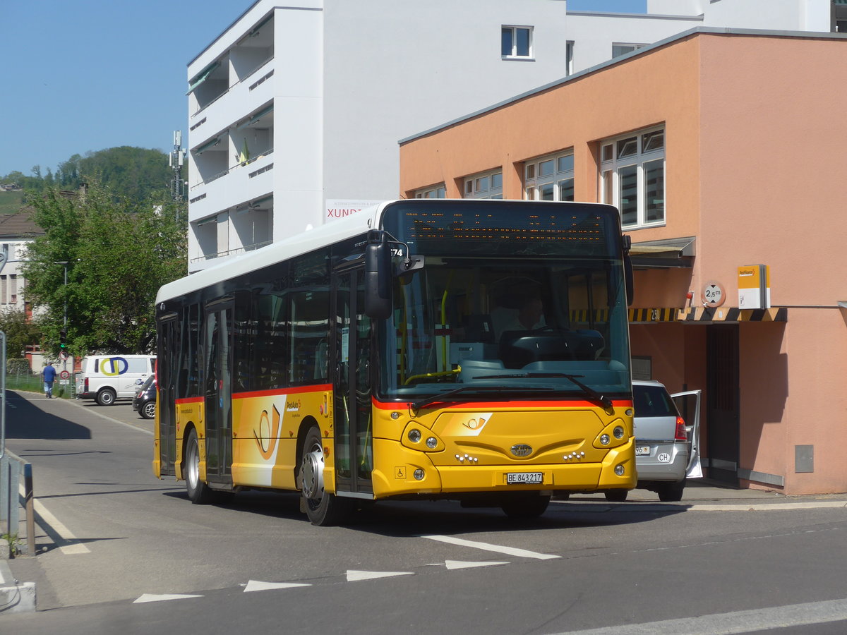 (216'363) - PostAuto Bern - Nr. 217/BE 843'217 - Heuliez am 22. April 2020 beim Bahnhof Worb Dorf