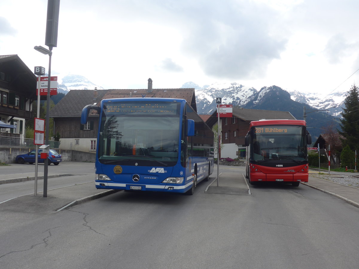 (216'480) - AFA Adelboden - Nr. 58/BE 611'224 - Mercedes + Nr. 39/BE 25'753 - Scania/Hess am 26. April 2020 beim Bahnhof Lenk