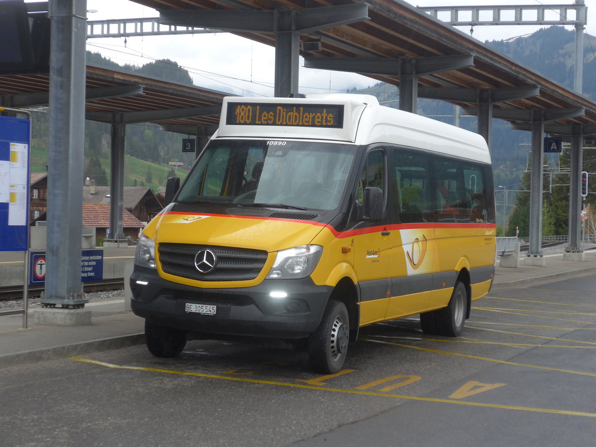 (216'506) - Kbli, Gstaad - BE 305'545 - Mercedes am 26. April 2020 beim Bahnhof Gstaad