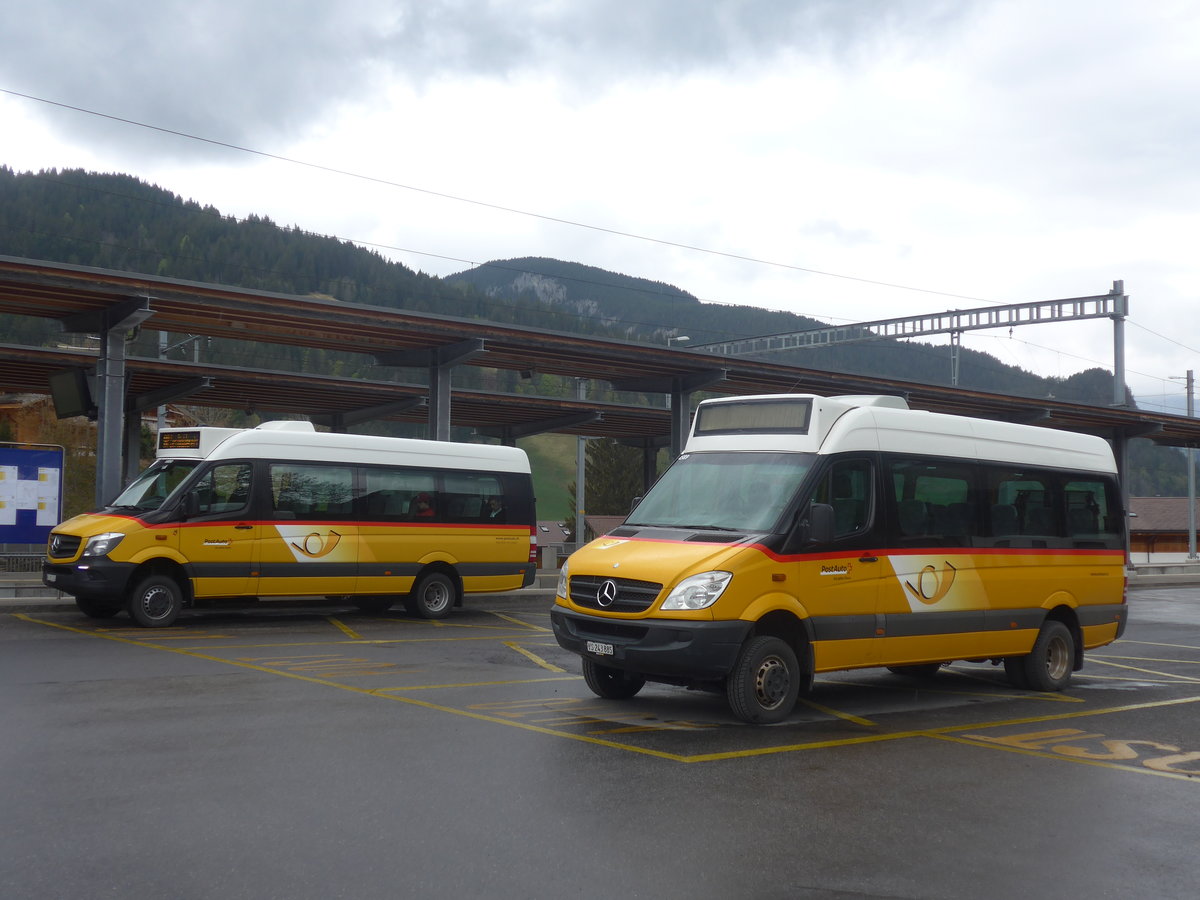 (216'508) - Kbli, Gstaad - BE 305'545 - + PostAuto Wallis - VS 243'885 - Mercedes am 26. April 2020 beim Bahnhof Gstaad