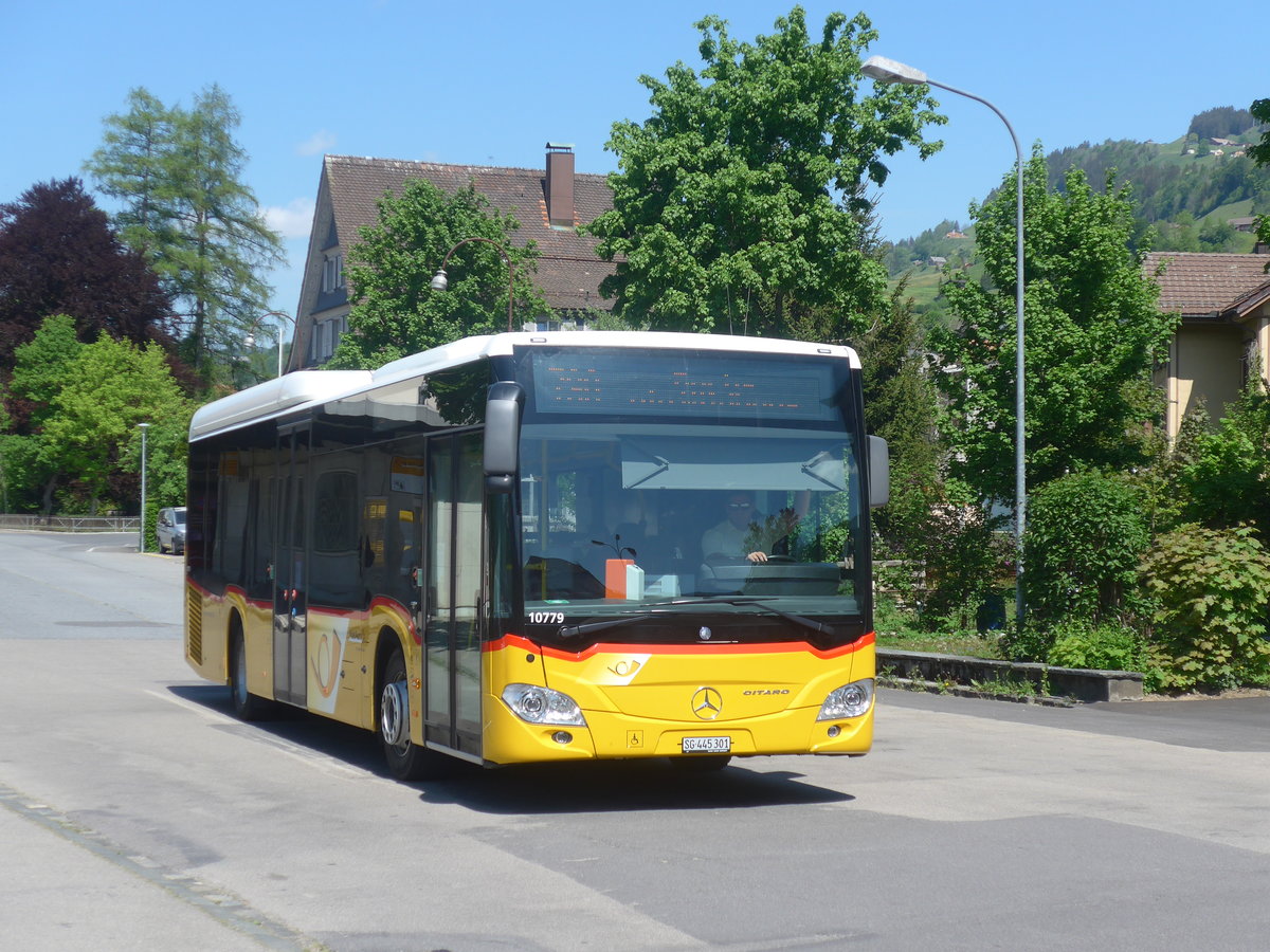 (216'815) - PostAuto Ostschweiz - SG 445'301 - Mercedes am 9. Mai 2020 beim Bahnhof Nesslau-Neu St. Johann