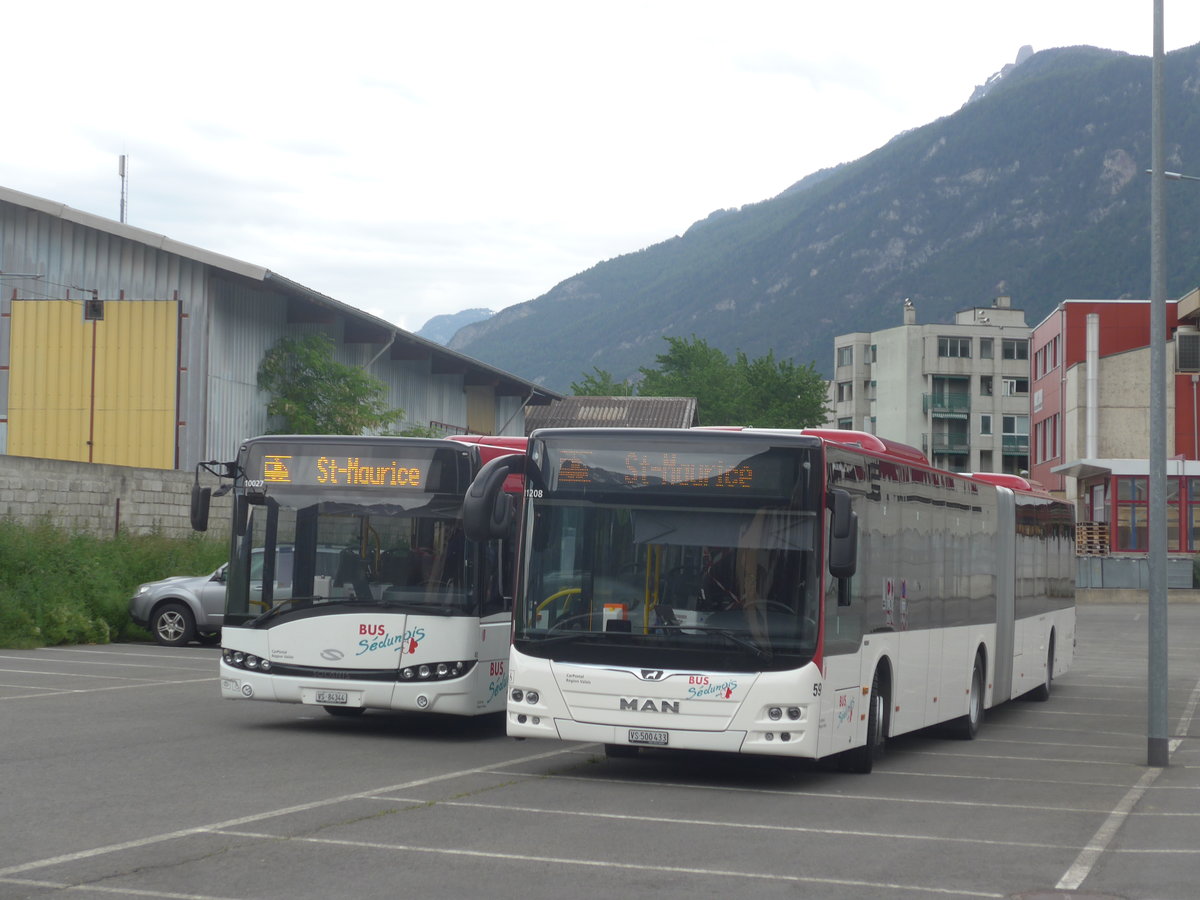 (217'008) - PostAuto Wallis - Nr. 59/VS 500'433 - MAN am 10. Mai 2020 beim Bahnhof Martigny