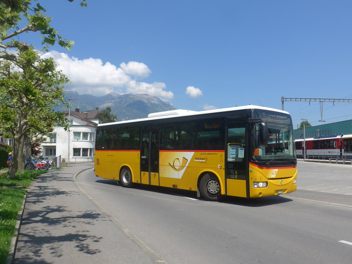 (217'060) - PostAuto Zentralschweiz - Nr. 3/OW 10'006 - Irisbus (ex Dillier, Sarnen Nr. 3) am 17. Mai 2020 beim Bahnhof Sarnen
