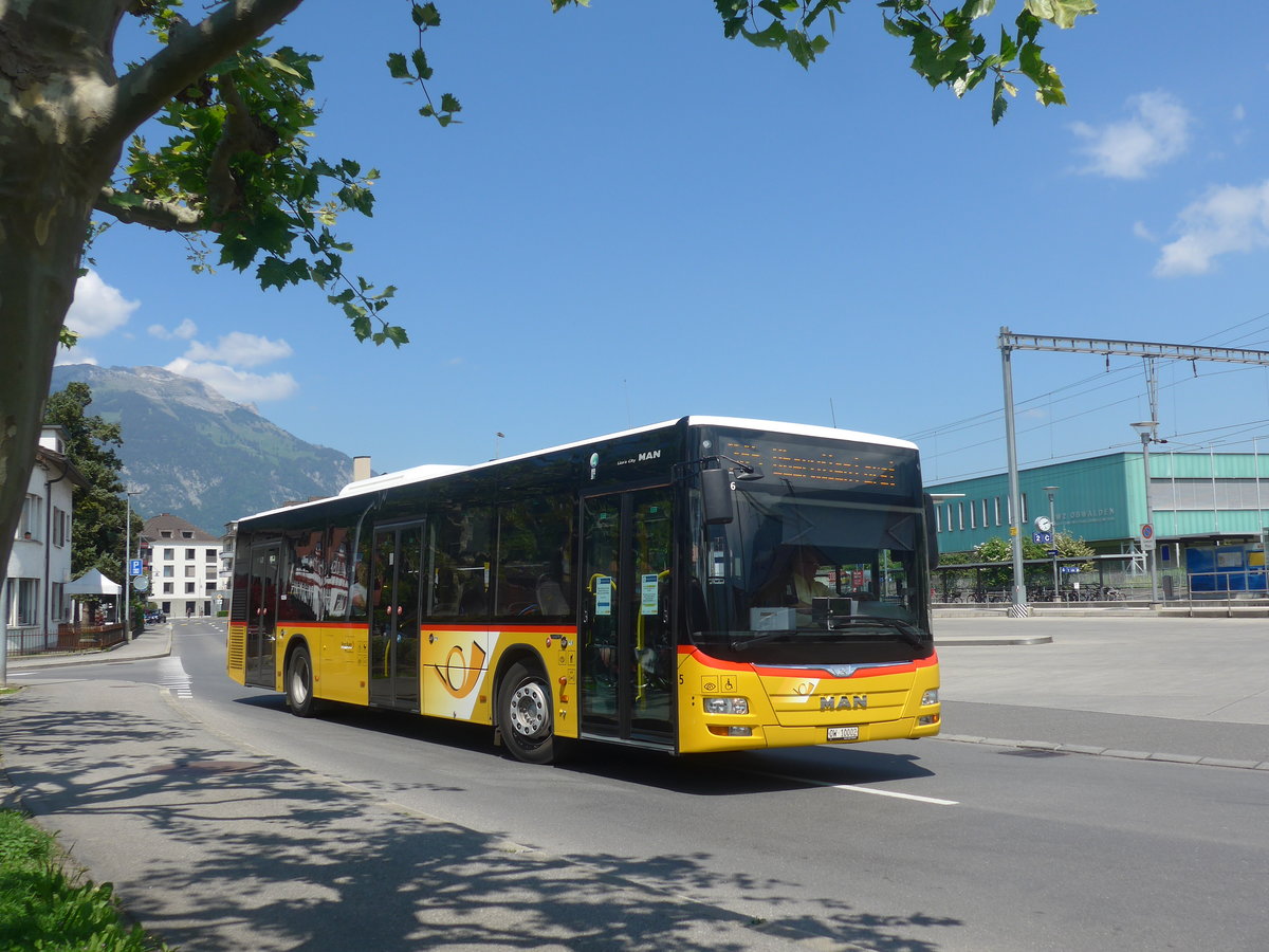 (217'068) - PostAuto Zentralschweiz - Nr. 5/OW 10'002 - MAN (ex Dillier, Sarnen Nr. 5) am 17. Mai 2020 beim Bahnhof Sarnen