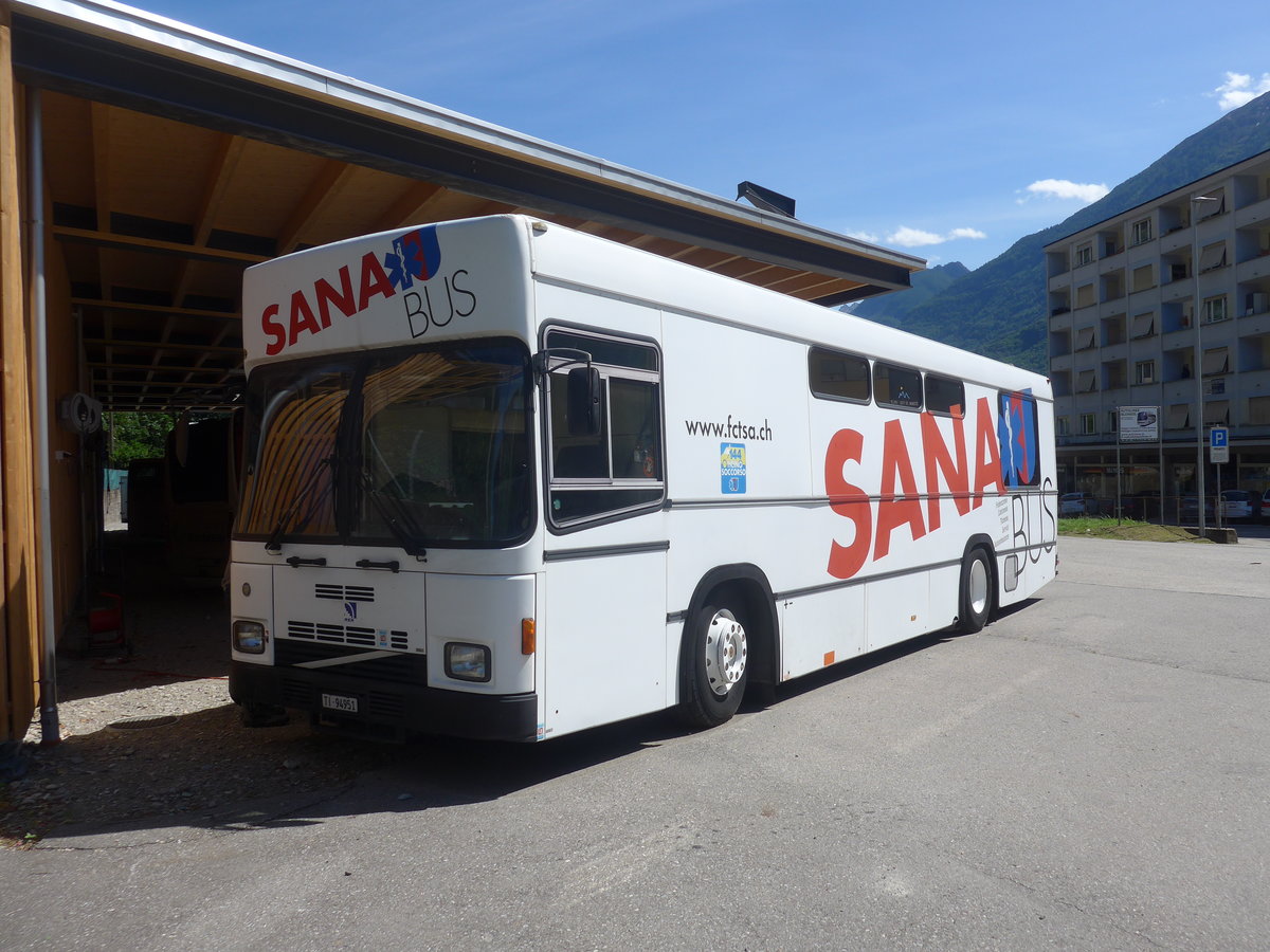 (217'332) - Kantonale Federation of Services, Breganzona - TI 94'951 - Volvo/Lauber am 24. Mai 2020 in Biasca, Garage ABl