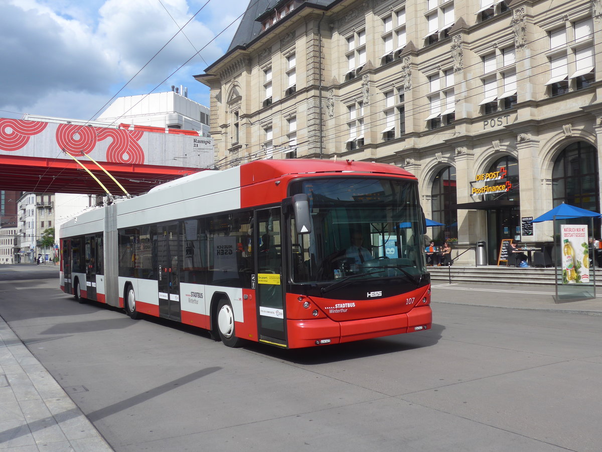 (217'451) - SW Winterthur - Nr. 107 - Hess/Hess Gelenktrolleybus am 30. Mai 2020 beim Hauptbahnhof Winterthur