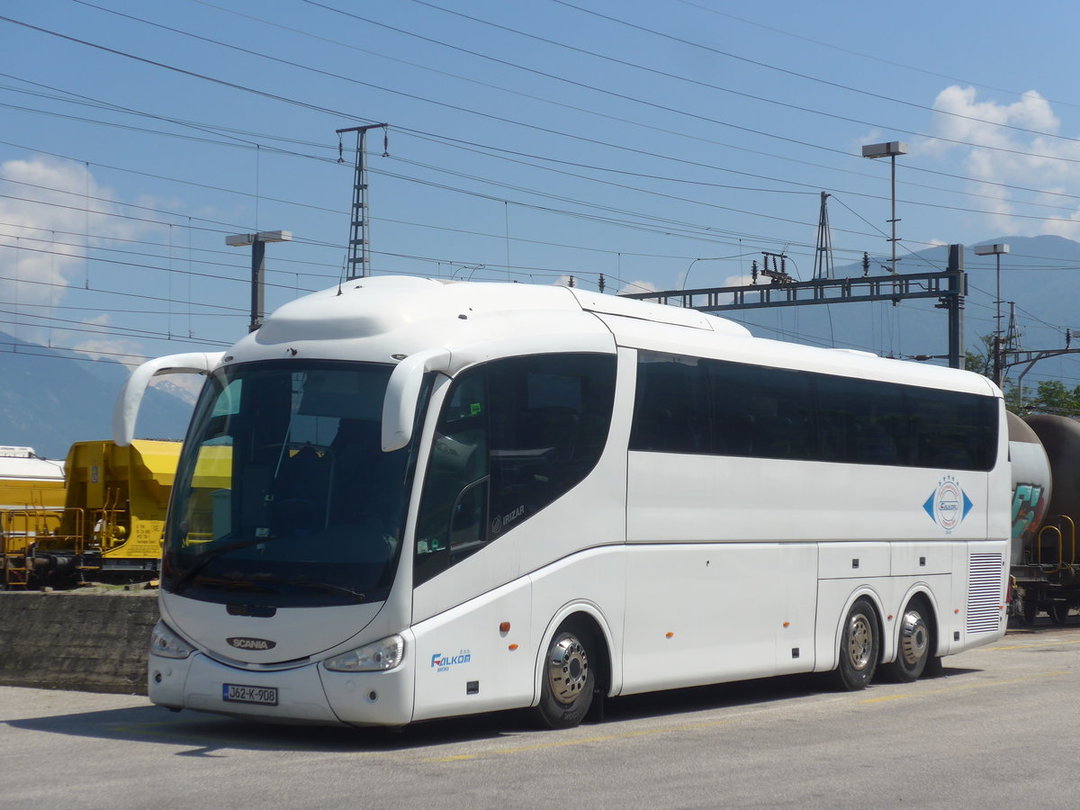 (217'570) - Aus Bosnien&Herzegowina: Falkom, Brcko - J62-K-908 - Scania/Irizar am 1. Juni 2020 beim Bahnhof Cadenazzo