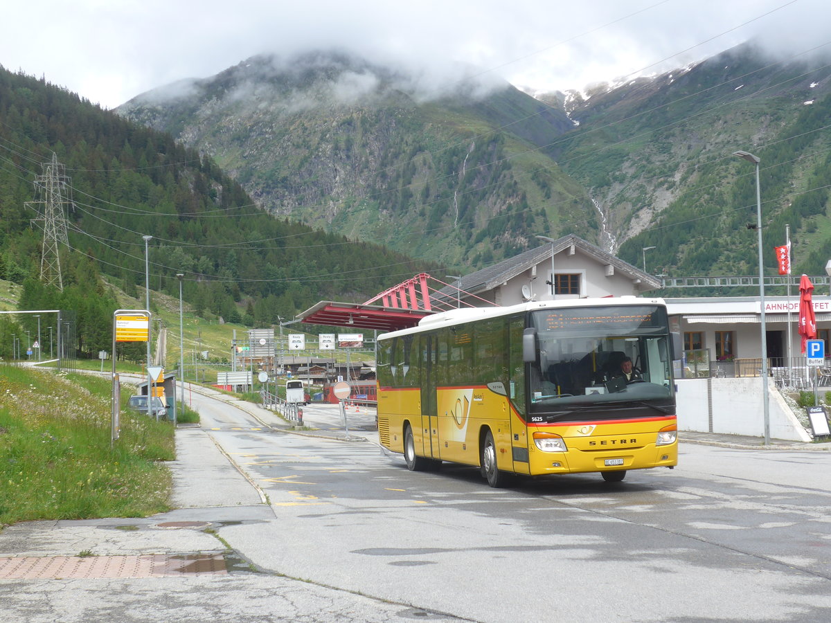 (217'662) - PostAuto Bern - BE 653'387 - Setra am 7. Juni 2020 beim Bahnhof Oberwald
