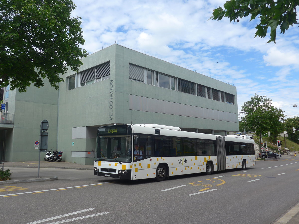 (217'729) - VBSH Schaffhausen - Nr. 210/SH 12'510 - Volvo (ex SB Schaffhausen Nr. 10; ex VBSH Schaffhausen Nr. 30; ex Vorfhrfahrzeug) am 8. Juni 2020 beim Bahnhof Schaffhausen