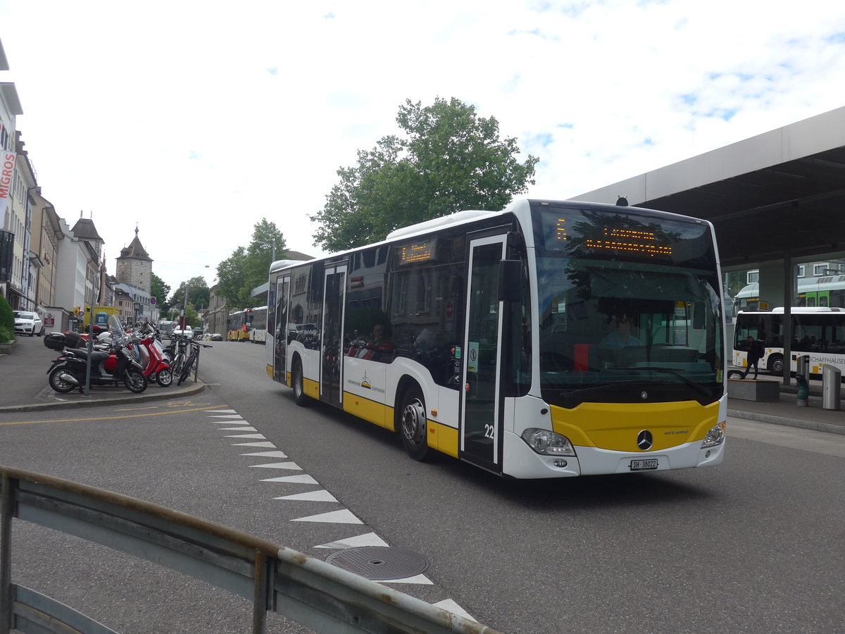 (217'739) - VBSH Schaffhausen - Nr. 22/SH 38'022 - Mercedes am 8. Juni 2020 beim Bahnhof Schaffhausen