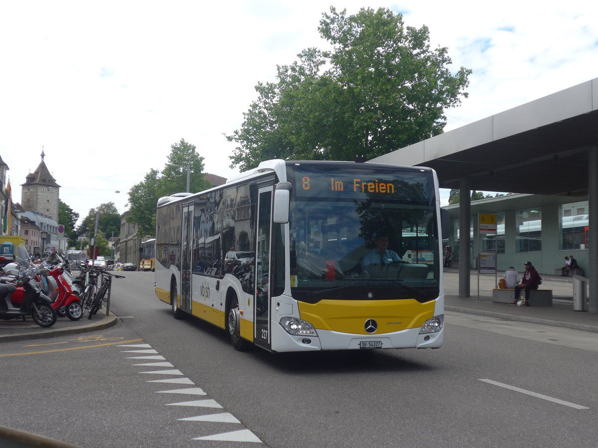 (217'740) - VBSH Schaffhausen - Nr. 227/SH 54'327 - Mercedes am 8. Juni 2020 beim Bahnhof Schaffhausen