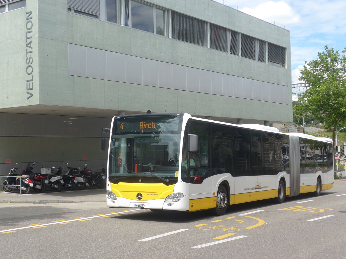 (217'762) - VBSH Schaffhausen - Nr. 16/SH 38'016 - Mercedes am 8. Juni 2020 beim Bahnhof Schaffhausen