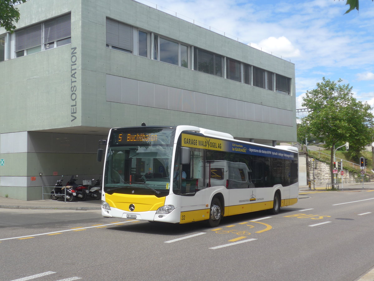 (217'763) - VBSH Schaffhausen - Nr. 32/SH 38'032 - Mercedes am 8. Juni 2020 beim Bahnhof Schaffhausen