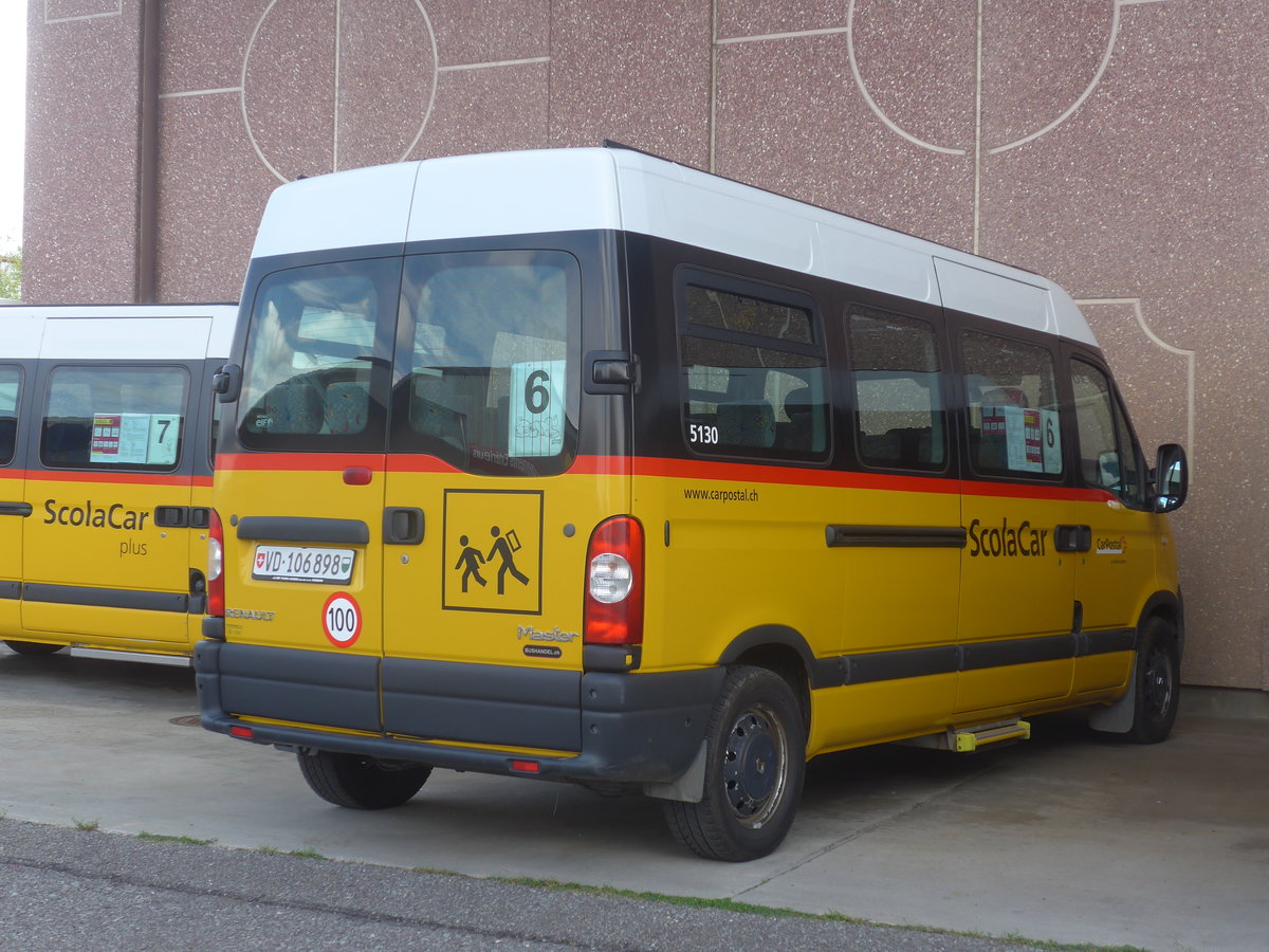 (217'845) - CarPostal Ouest - VD 106'898 - Renault am 13. Juni 2020 in Echallens, Garage