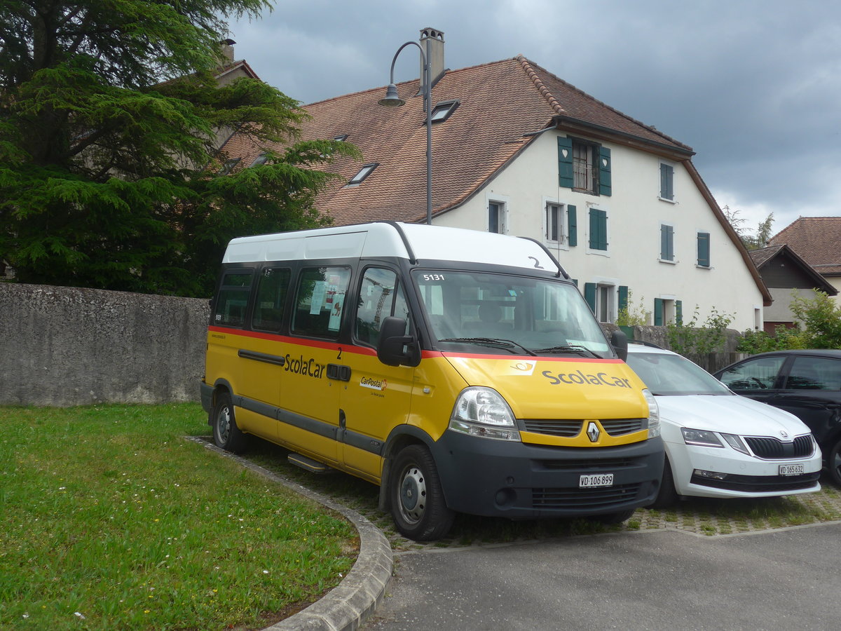 (217'876) - CarPostal Ouest - VD 106'899 - Renault am 13. Juni 2020 in Sullens, Auberge