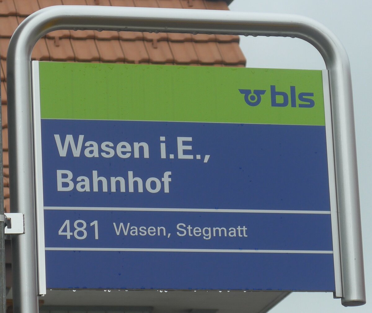 (217'982) - bls-Haltestellenschild - Wasen i.E., Bahnhof - am 14. Juni 2020
