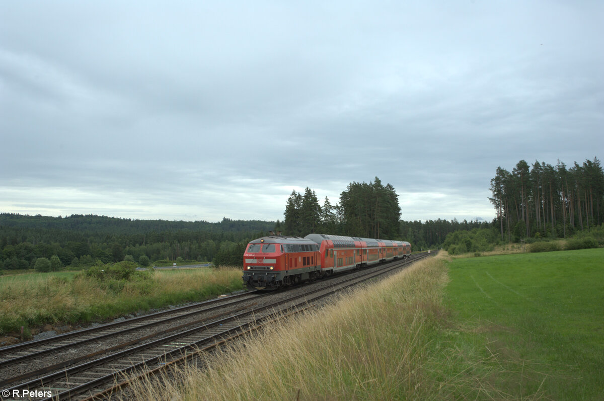 218 424-0 zieht kurz vor Pechbrunn den RE2 RE4856 München - Hof 07.07.24
