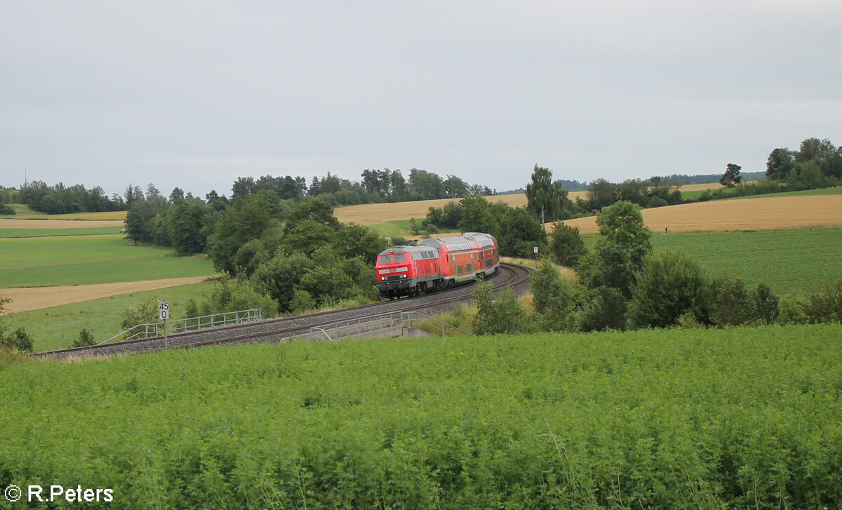 218 433-0 zieht bei Lengenfeld den RE2 RE4858 München - Hof 07.07.24