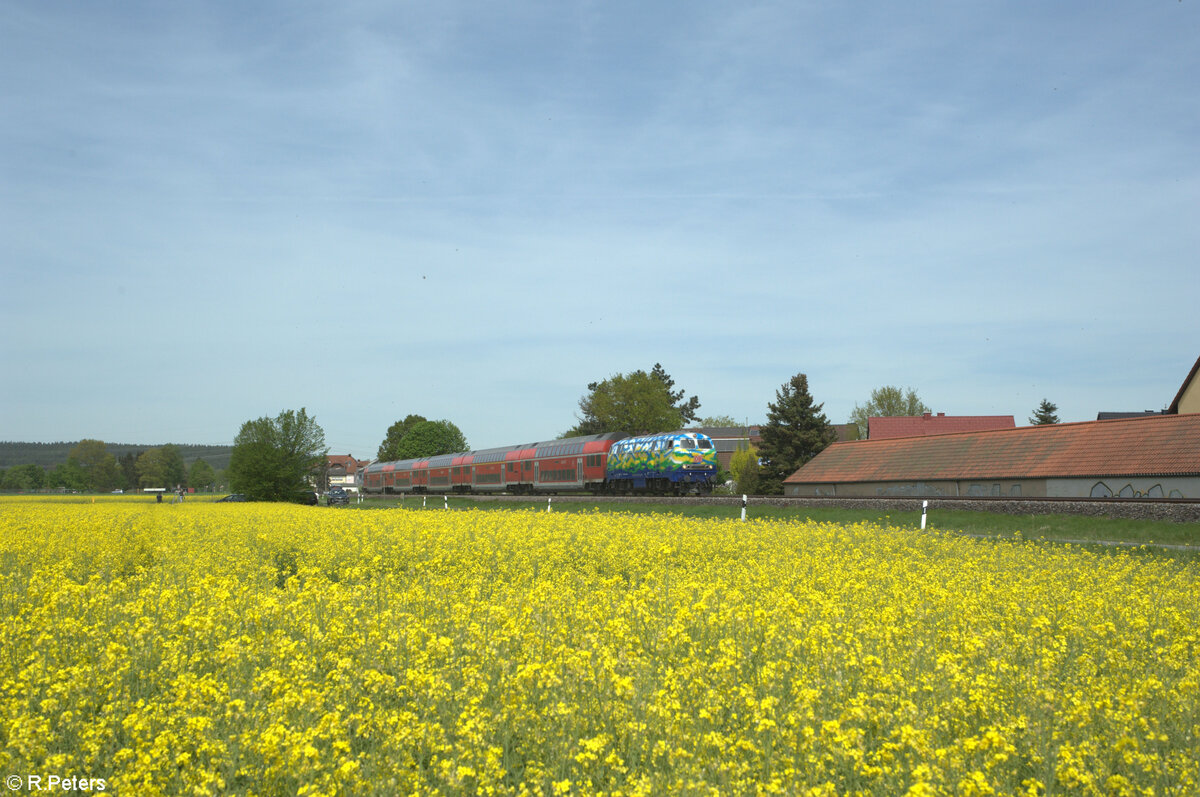 218 443-0 mit dem RE2 RE4863 Hof - München bei Rothenstadt. 01.05.24