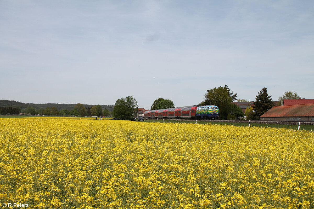 218 443-0 mit dem RE2 RE4863 Hof - München bei Rothenstadt. 01.05.24