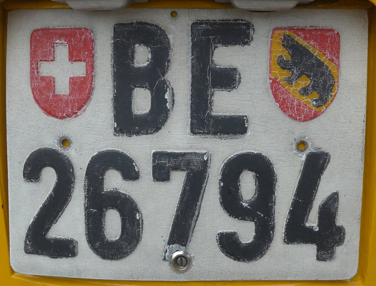 (218'008) - Nummernschild - BE 26'794 - am 14. Juni 2020 beim Bahnhof Sumiswald-Grnen