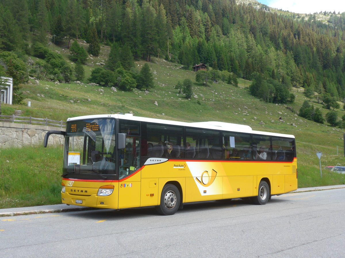 (218'085) - PostAuto Bern - Nr. 70/BE 653'387 - Setra am 21. Juni 2020 beim Bahnhof Oberwald