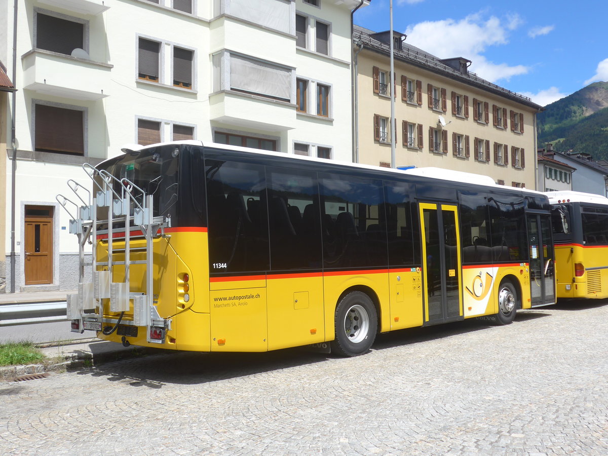 (218'104) - Marchetti, Airolo - TI 191'022 - Volvo am 21. Juni 2020 beim Bahnhof Airolo
