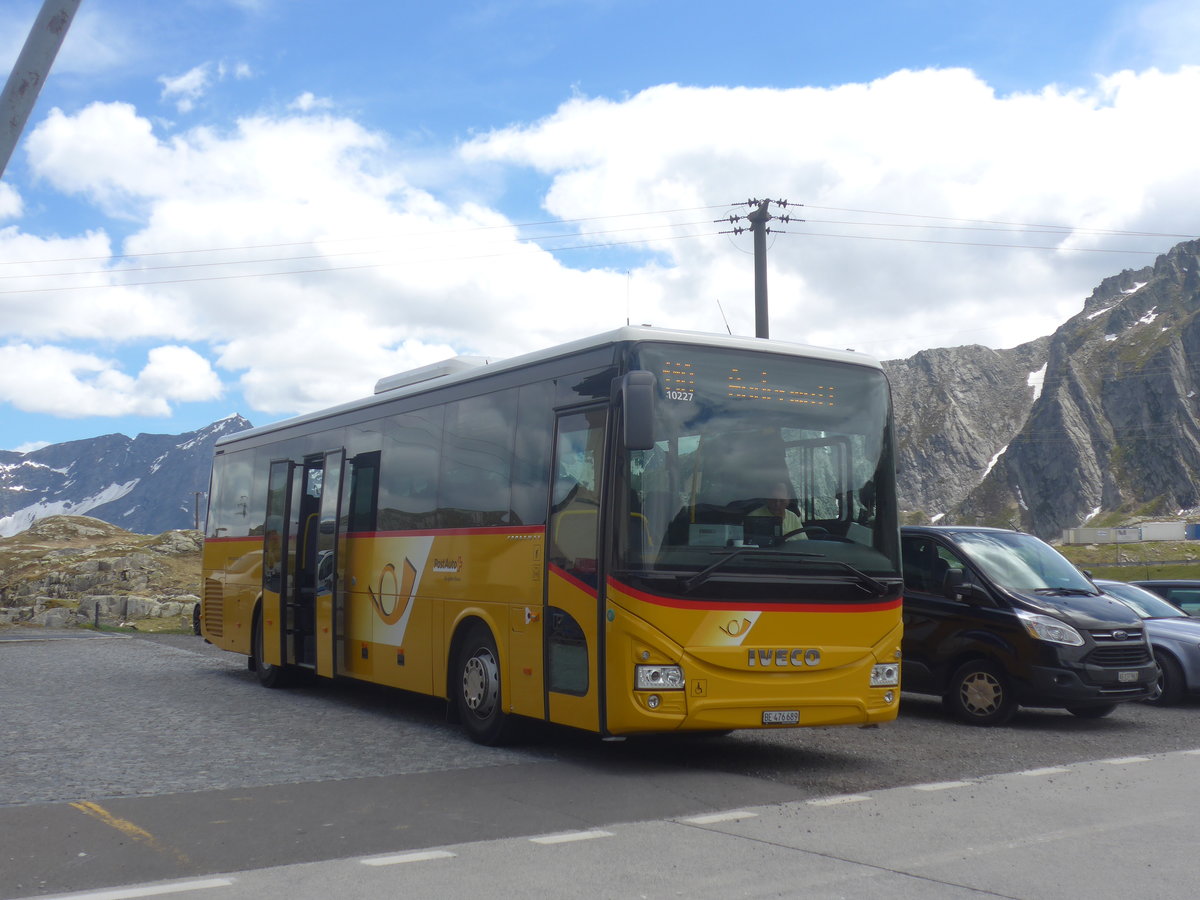 (218'118) - PostAuto Bern - BE 476'689 - Iveco am 21. Juni 2020 in Gotthard, Passhhe