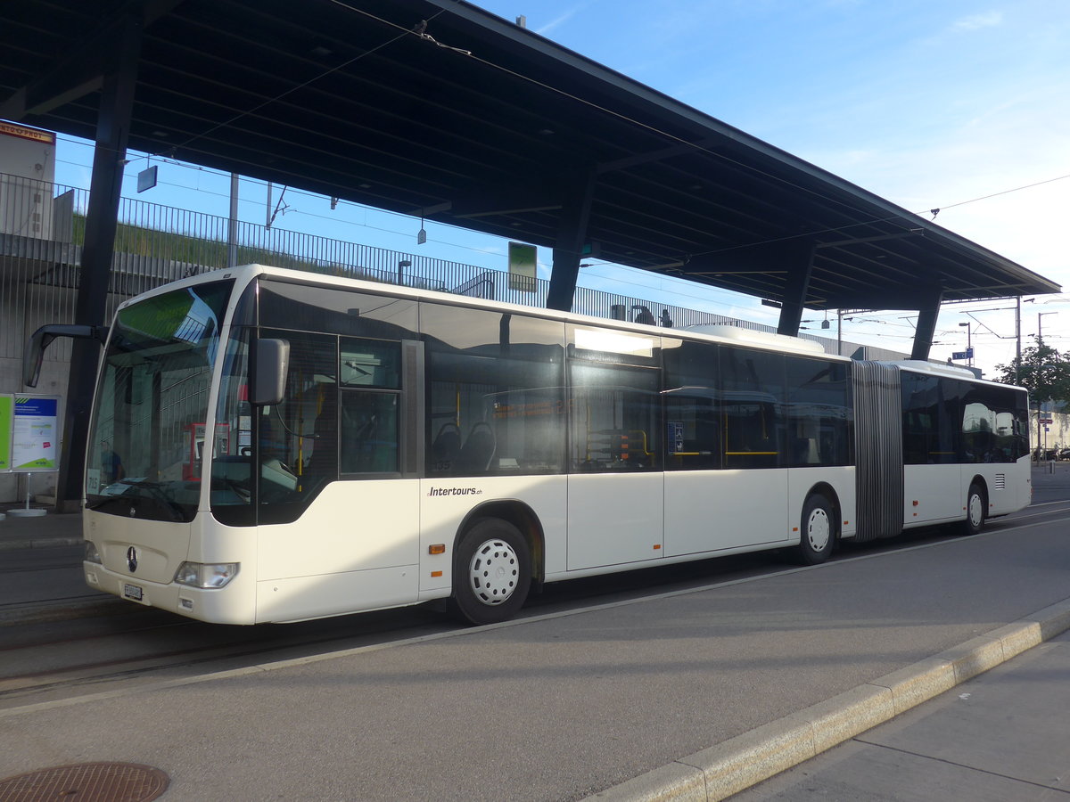 (218'446) - Intertours, Domdidier - Nr. 211/FR 300'481 - Mercedes (ex STI Thun Nr. 135) am 4. Juli 2020 beim Bahnhof Bern Brnnen Westside 