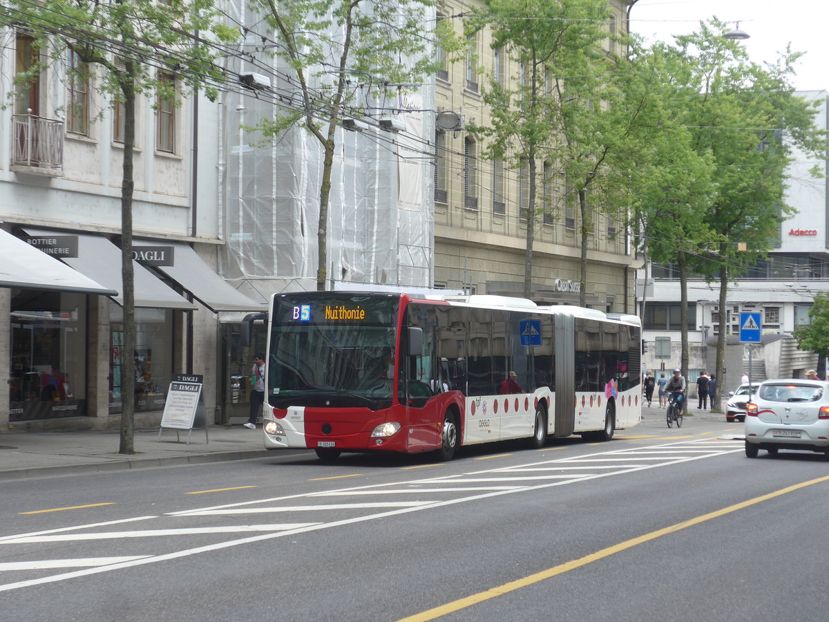 (218'512) - TPF Fribourg - Nr. 563/FR 300'416 - Mercedes am 6. Juli 2020 beim Bahnhof Fribourg