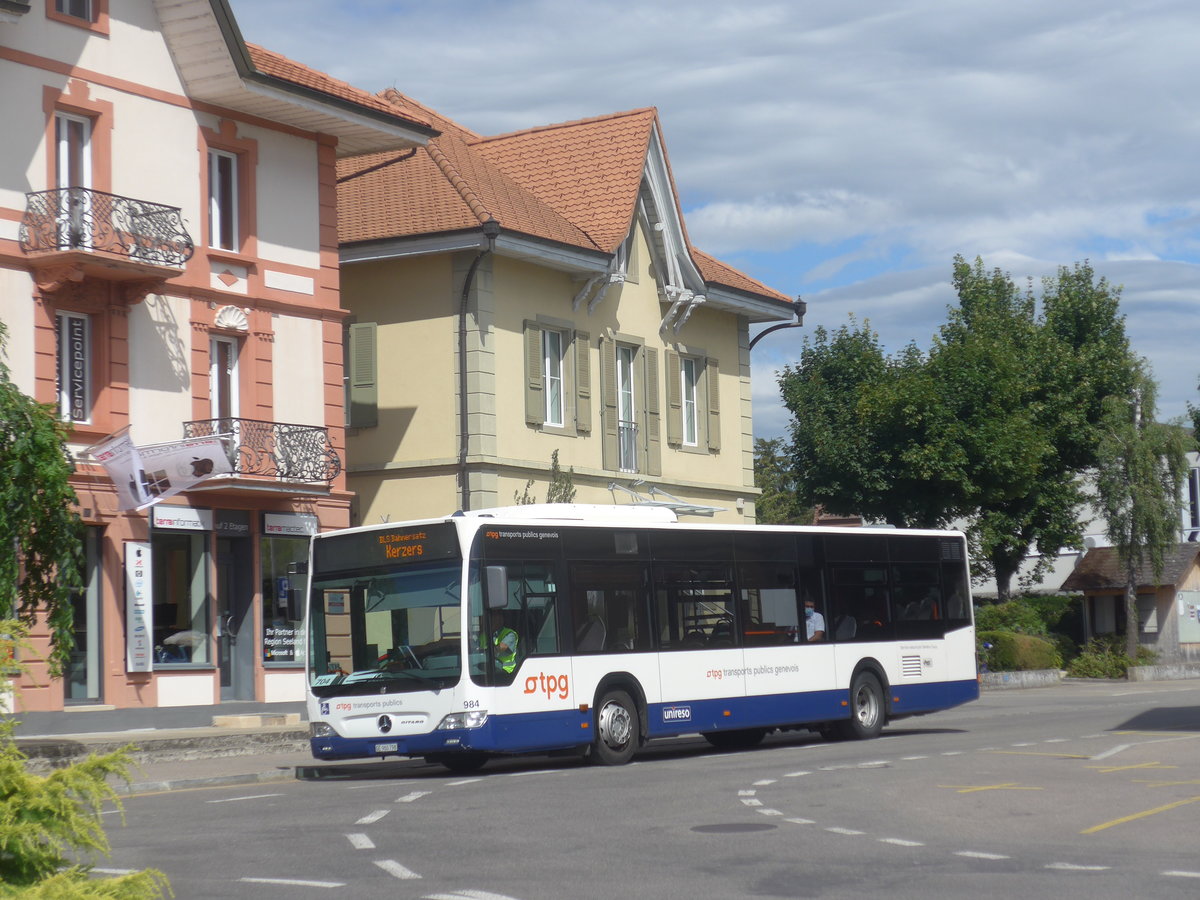 (218'572) - Genve-Tours, Genve - Nr. 984/GE 960'798 - Mercedes am 6. Juli 2020 beim Bahnhof Kerzers