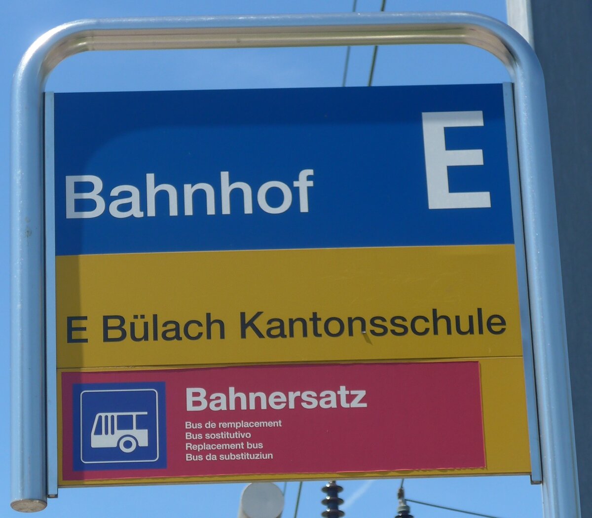 (218'742) - ZVV/PostAuto-Haltestellenschild - Blach, Bahnhof - am 18. Juli 2020