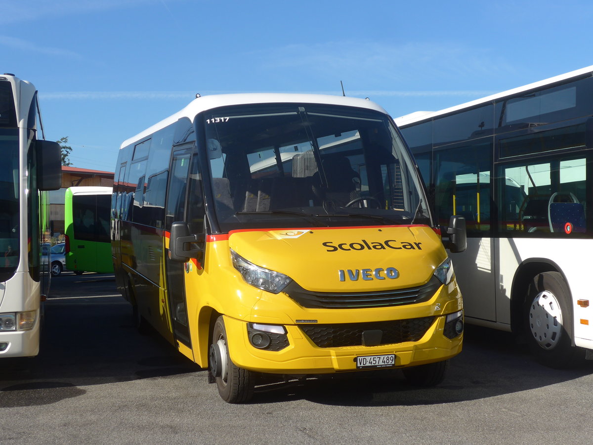 (218'800) - CarPostal Ouest - VD 457'489 - Iveco/Rosero am 19. Juli 2020 in Kerzers, Interbus