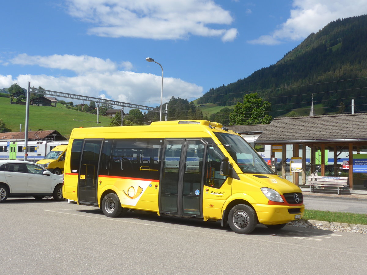 (218'973) - Tritten, Zweisimmen - BE 802'464 - Mercedes (ex BLT Oberwil Nr. 21) am 25. Juli 2020 beim Bahnhof Zweisimmen