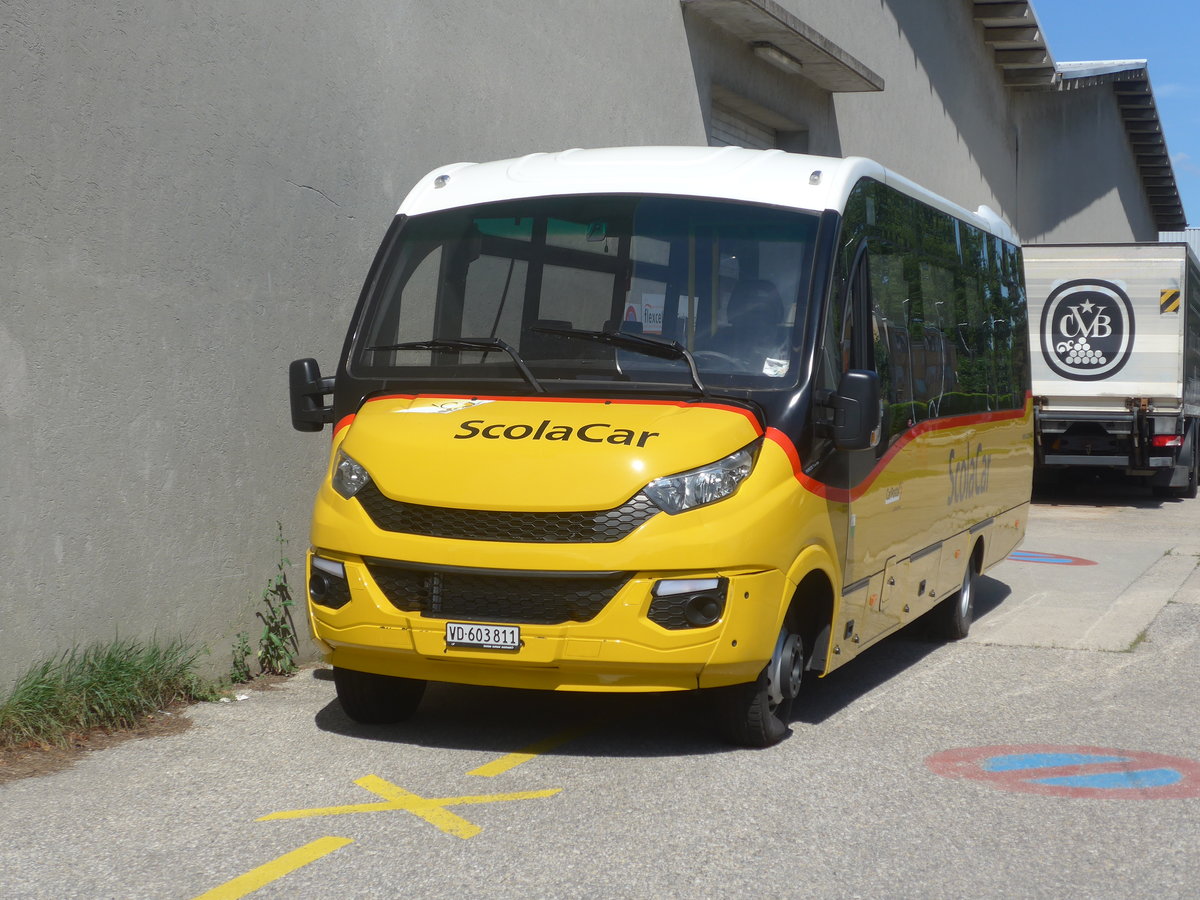 (219'070) - CarPostal Ouest - VD 603'811 - Iveco/Dypety am 25. Juli 2020 in Yverdon, Garage 3