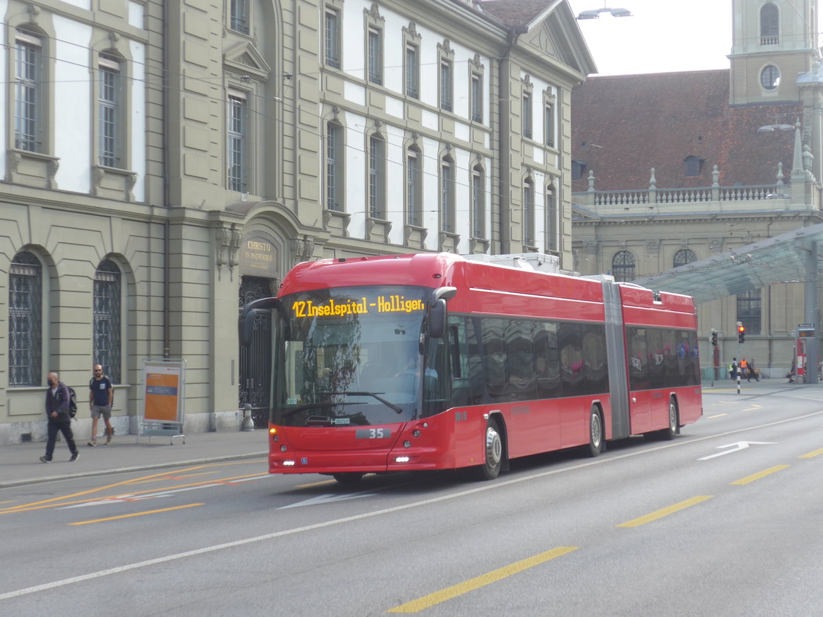 (219'322) - Bernmobil, Bern - Nr. 35 - Hess/Hess Gelenktrolleybus am 2. August 2020 beim Bahnhof Bern