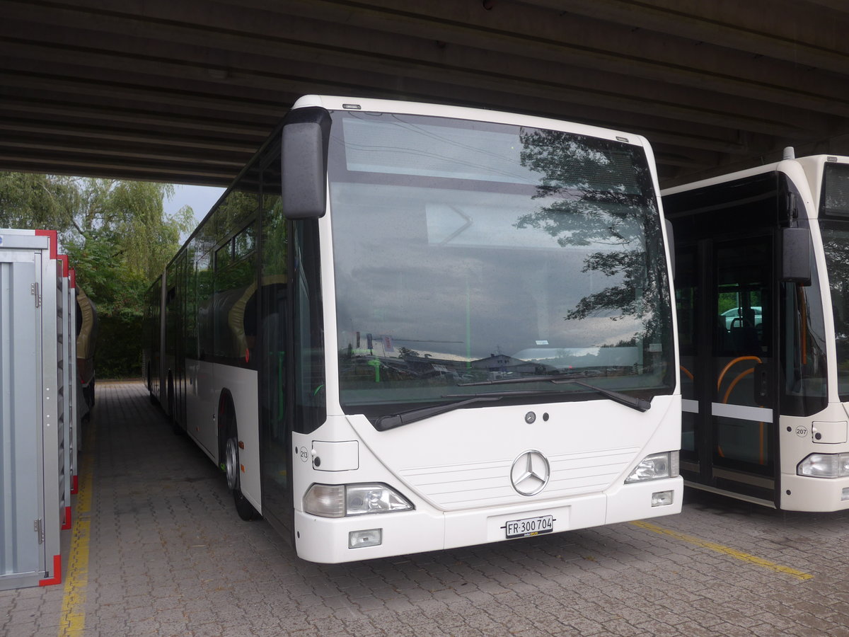 (219'363) - Interbus, Yverdon - Nr. 213 - Mercedes (ex BVB Basel Nr. 791; ex Knecht, Windisch; ex AAGS Schwyz Nr. 84; ex VR La Chaux-de-Fonds Nr. 228) am 2. August 2020 in Kerzers, Murtenstrasse