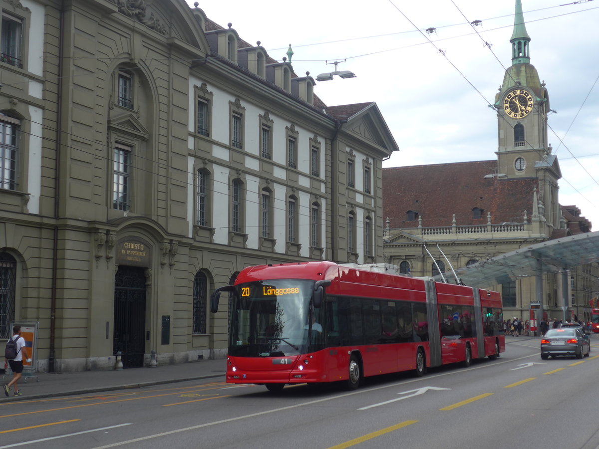 (219'429) - Bernmobil, Bern - Nr. 41 - Hess/Hess Doppelgelenktrolleybus am 2. August 2020 beim Bahnhof Bern
