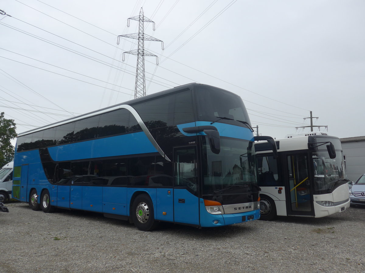 (220'223) - Interbus, Yverdon - Nr. 206 - Setra (ex transN, La Chaux-de-Fonds Nr. 80) am 29. August 2020 in Kerzers, Garage Edelline