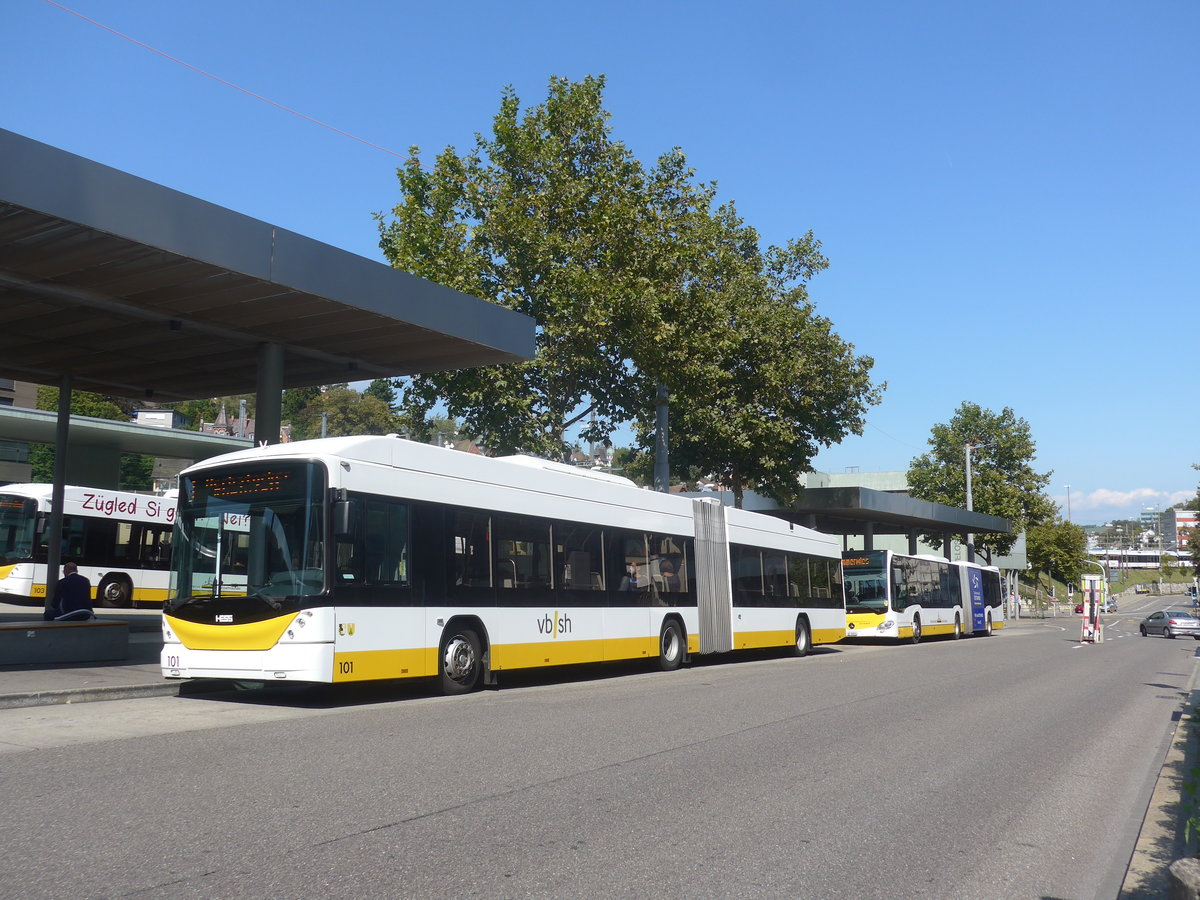 (220'661) - VBSH Schaffhausen - Nr. 101 - Hess/Hess Gelenktrolleybus am 12. September 2020 beim Bahnhof Schaffhausen