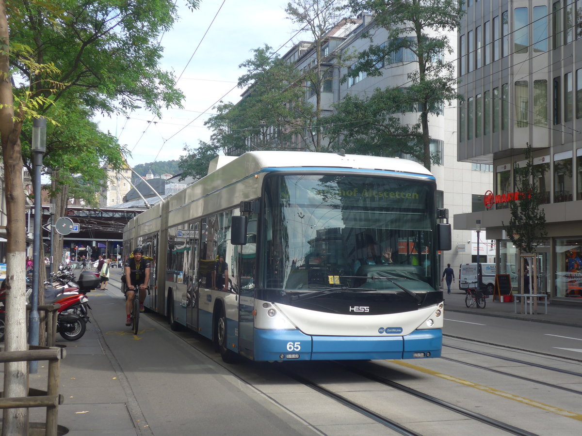 (220'974) - VBZ Zrich - Nr. 65 - Hess/Hess Doppelgelenktrolleybus am 22. September 2020 in Zrich, Lwenstrasse