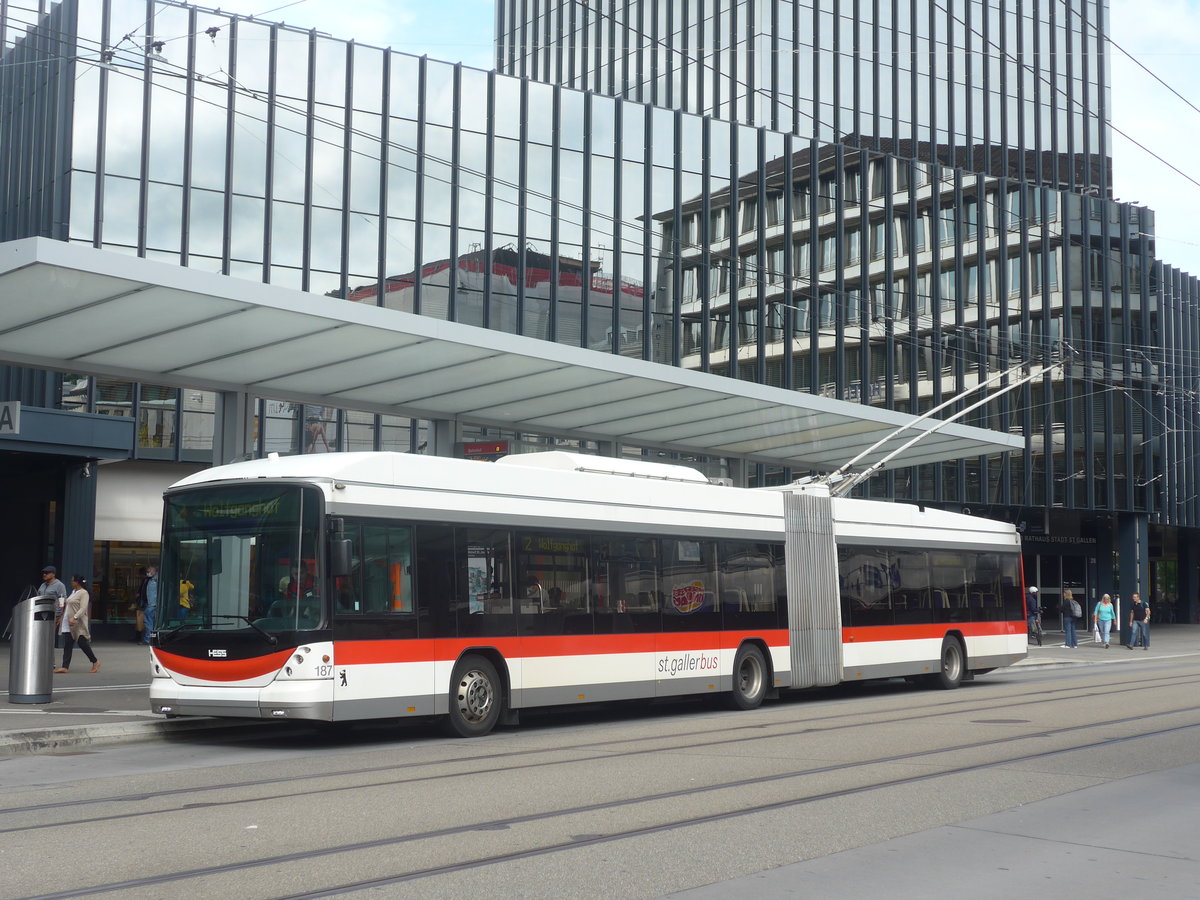 (221'250) - St. Gallerbus, St. Gallen - Nr. 187 - Hess/Hess Gelenktrolleybus am 24. September 2020 beim Bahnhof St. Gallen