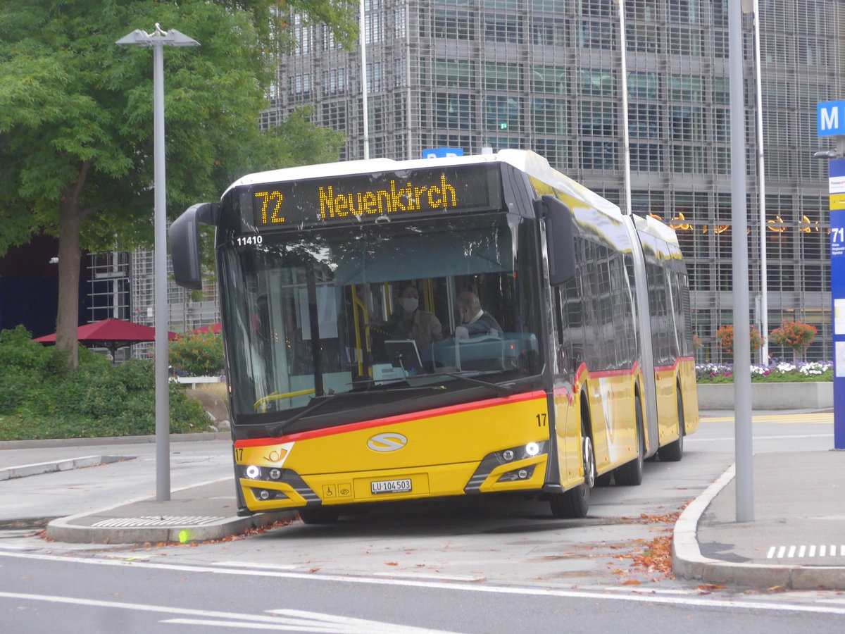 (221'381) - SB Trans, Sursee - Nr. 17/LU 104'503 - Solaris am 25. September 2020 beim Bahnhof Luzern
