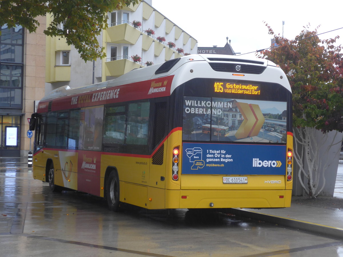 (221'682) - PostAuto Bern - BE 610'541 - Volvo am 10. Oktober 2020 beim Bahnhof Interlaken West