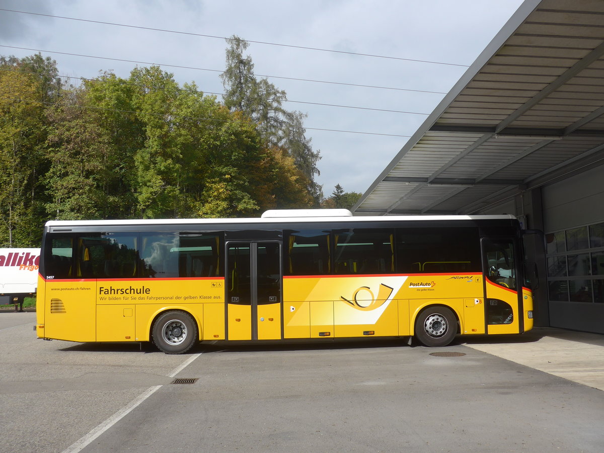 (221'713) - PostAuto Nordschweiz - AG 451'723 - Irisbus (ex PostAuto Bern) am 11. Oktober 2020 in Hendschiken, Iveco
