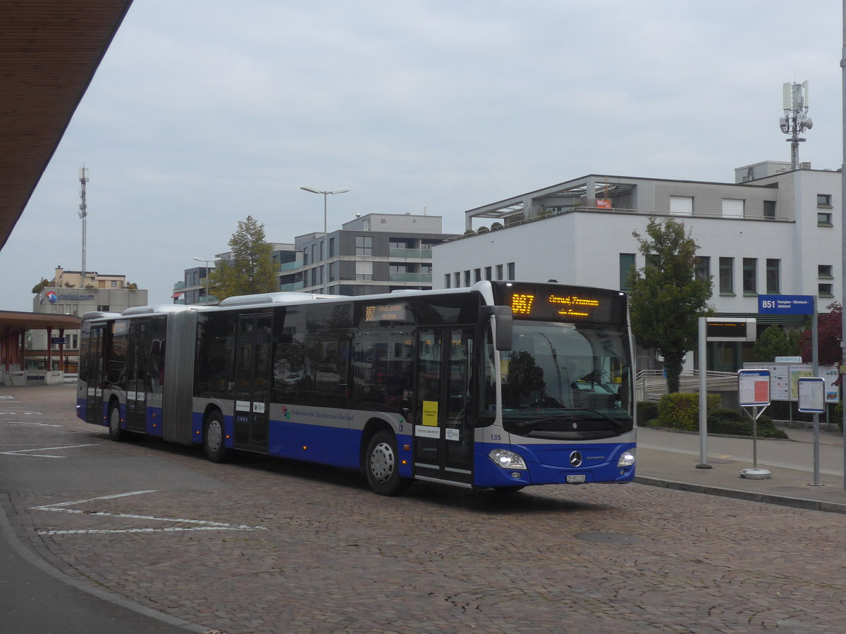(221'948) - VZO Grningen - Nr. 135/ZH 903'135 - Mercedes am 18. Oktober 2020 beim Bahnhof Wetzikon