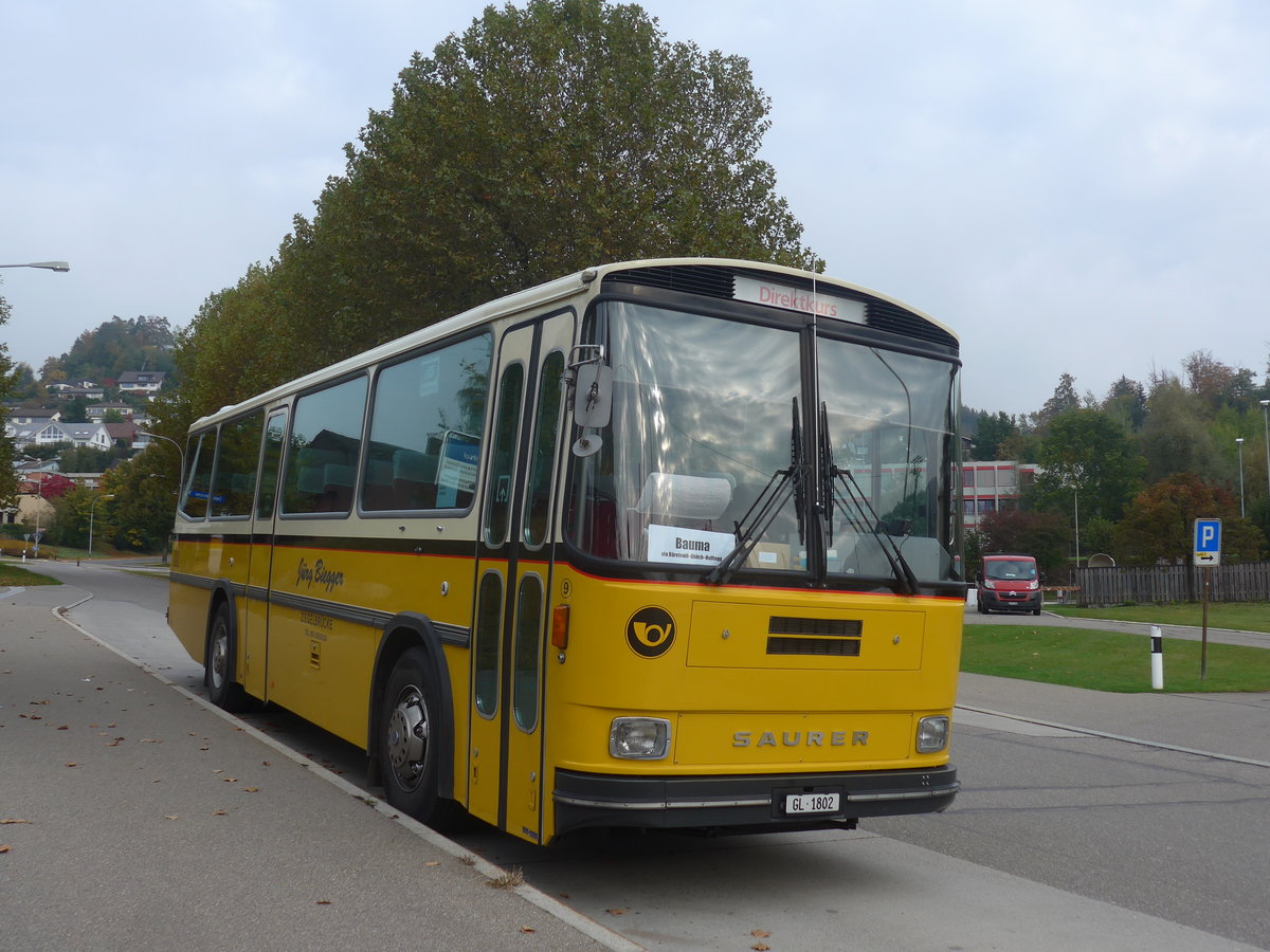 (221'956) - Biegger, Uster - Nr. 9/GL 1802 - Saurer/R&J (ex P 24'366) am 18. Oktober 2020 beim Bahnhof Bretswil