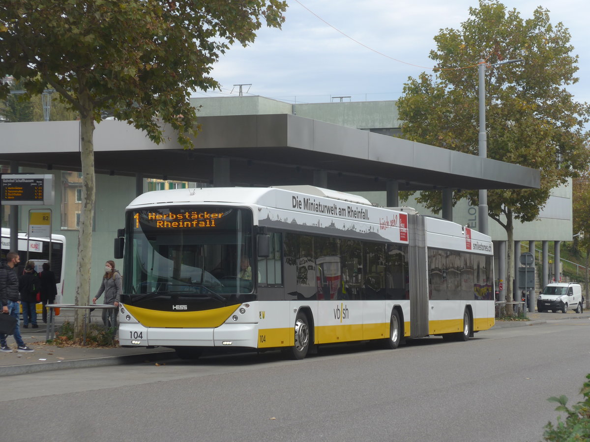 (222'193) - VBSH Schaffhausen - Nr. 104 - Hess/Hess Gelenktrolleybus am 21. Oktober 2020 beim Bahnhof Schaffhausen