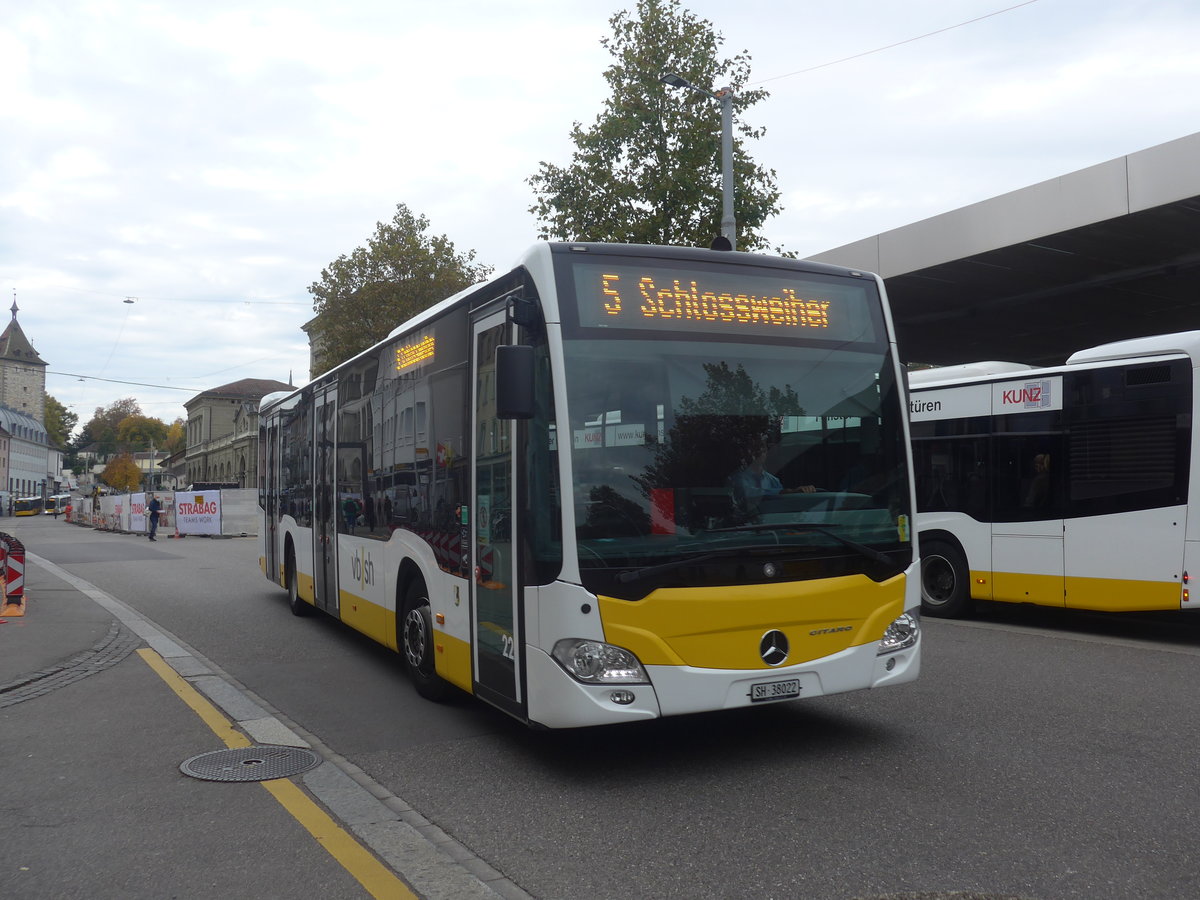 (222'215) - VBSH Schaffhausen - Nr. 22/SH 38'022 - Mercedes am 21. Oktober 2020 beim Bahnhof Schaffhausen