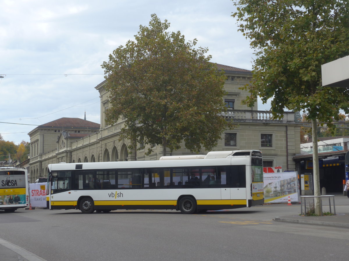 (222'240) - VBSH Schaffhausen - Nr. 1/SH 38'001 - Volvo am 21. Oktober 2020 beim Bahnhof Schaffhausen